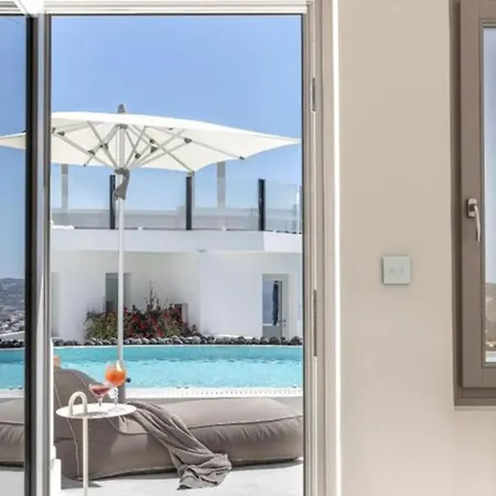 Akra & 3* Imerovigli (Santorini)