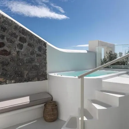 Akra & Hotel 3*