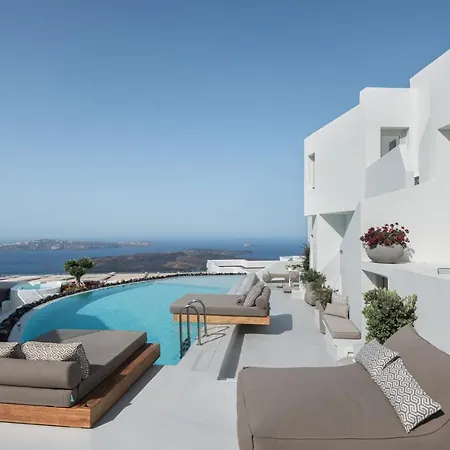 Hotel Akra & 3*