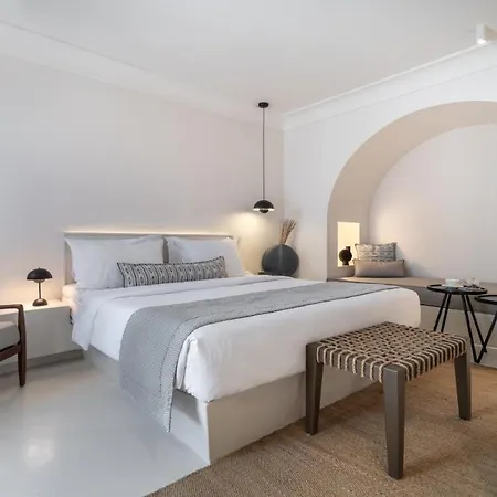 Akra & Imerovigli (Santorini)