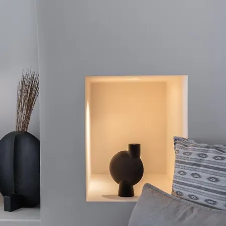 Akra & 3* Imerovigli (Santorini)