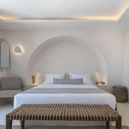 Akra & Imerovigli (Santorini)