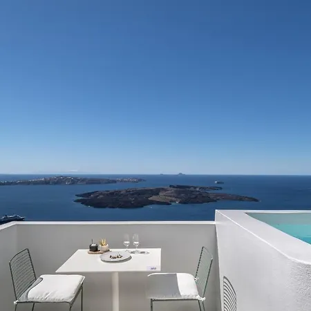 Akra & Hotel Imerovigli (Santorini)