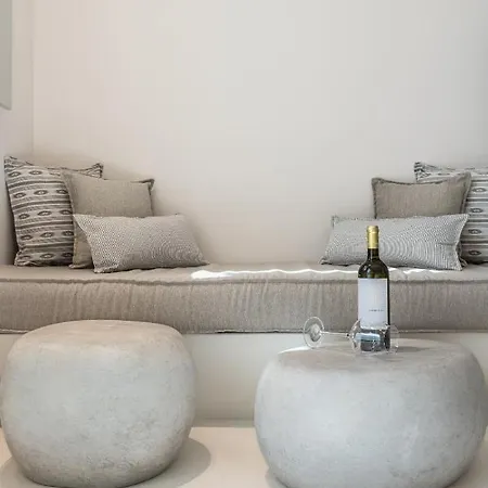 Akra & 3* Imerovigli (Santorini)