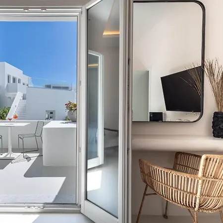 Akra & 3* Imerovigli (Santorini)