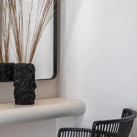 Akra & 3* Imerovigli (Santorini)
