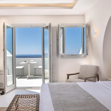 Akra & 3* Imerovigli (Santorini)