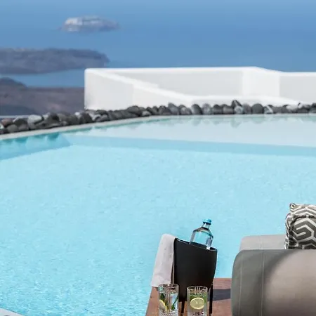 Hotel Akra &