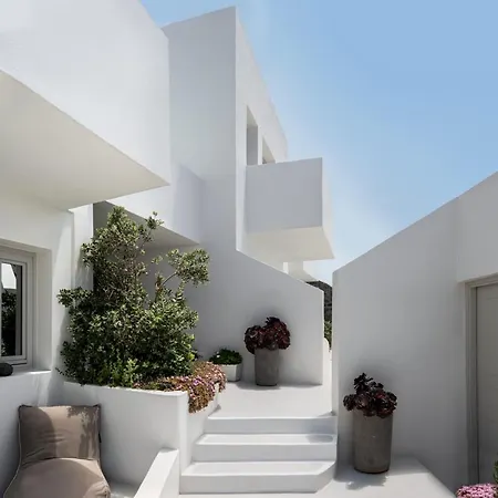 Akra & 3* Imerovigli (Santorini)