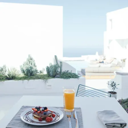 Akra & Hotel 3*