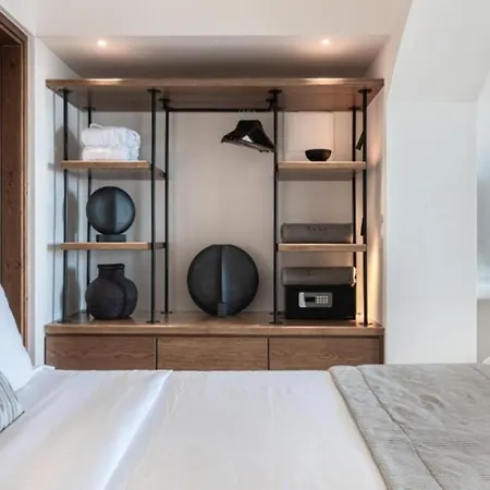Hotel Akra & 3*