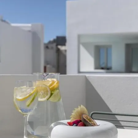 Akra & Imerovigli (Santorini)