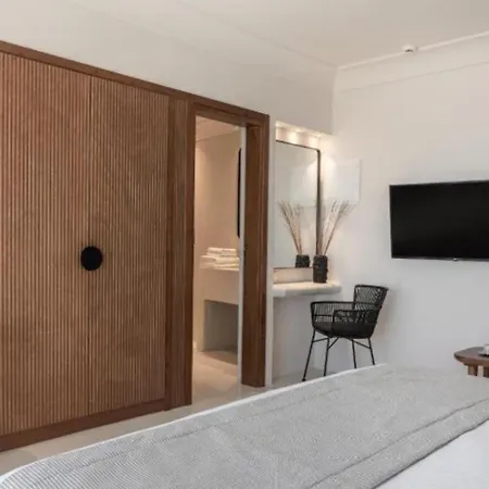 Hotel Akra &