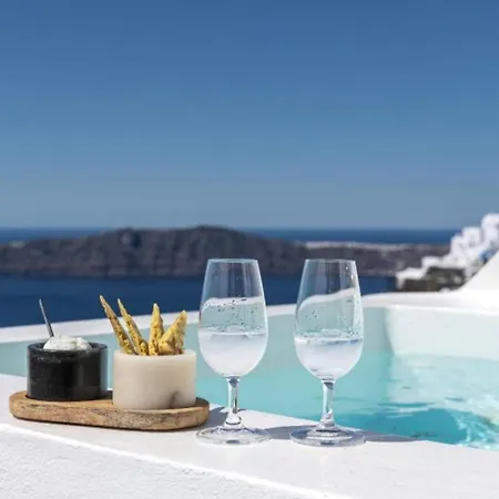 Hotel Akra &