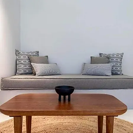Akra & 이메로비글리