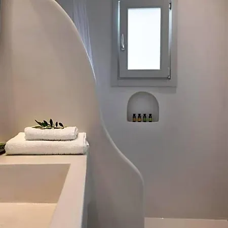 Akra & 3* 이메로비글리