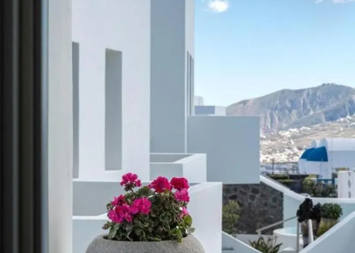 Akra & 3* Imerovigli (Santorini)