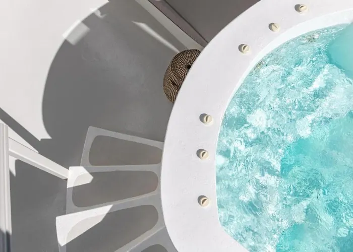 Akra & Imerovigli (Santorini)