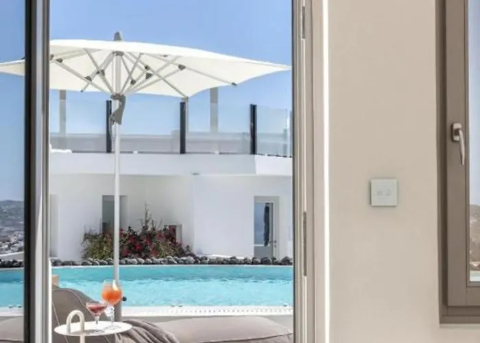 Akra & 3* Imerovigli (Santorini)