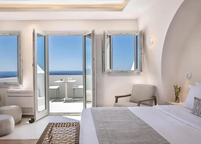 Akra & 3* Imerovigli (Santorini)