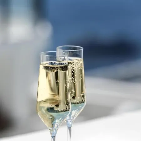 מלון Akra & אימרוביגלי