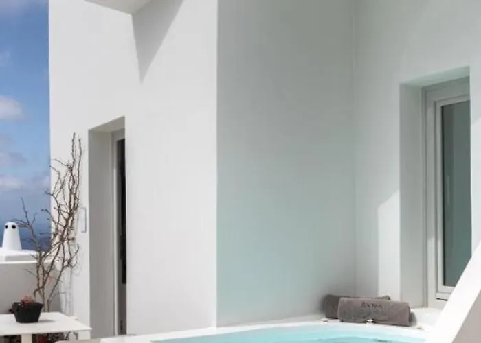 Hotel Akra & Imerovigli (Santorini)