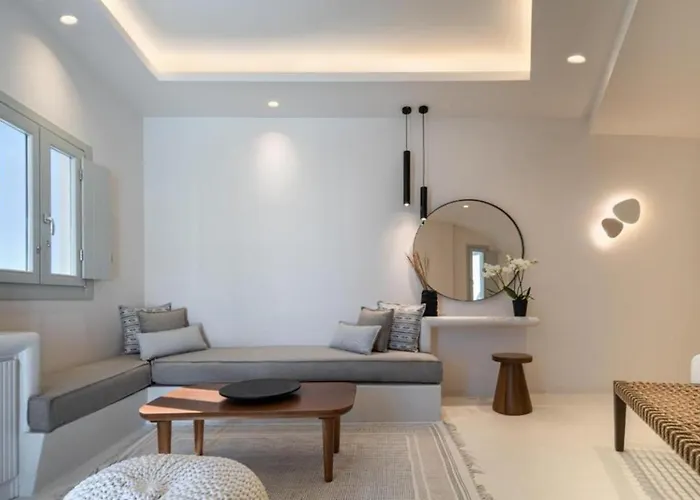 Akra & 3* Imerovigli (Santorini)