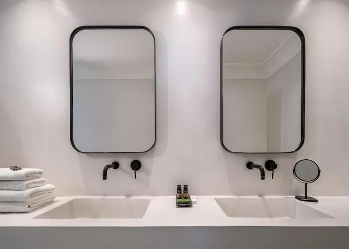 Akra & 3* Imerovigli (Santorini)