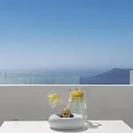 Akra & Hotel Imerovigli (Santorini)